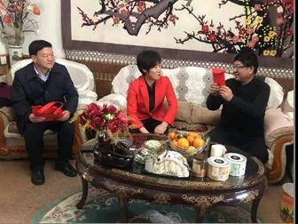 敦煌種業(yè)領(lǐng)導(dǎo)看望慰問公司老干部、老黨員及困難黨員職工