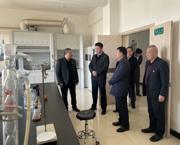 酒泉市政府黨組成員、副市長哈里別克來敦煌種業(yè)調(diào)研指導(dǎo)工作